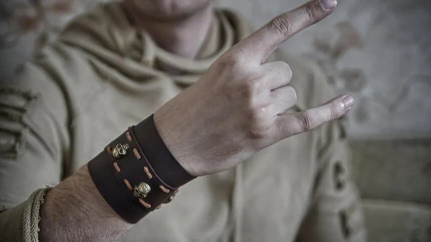 Czy słuchanie piosenek z przekleństwami to grzech? Moralne dylematy muzyczne