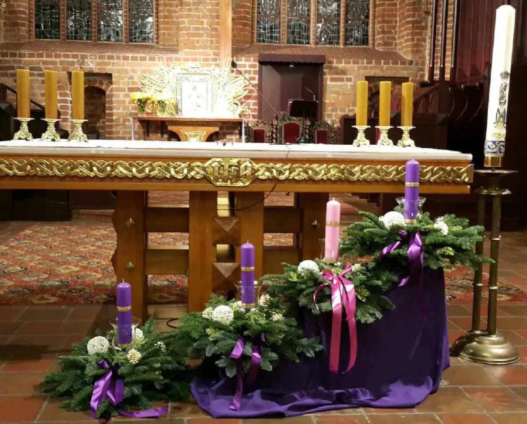 Jak udekorować kościół na Adwent, aby stworzyć wyjątkową atmosferę